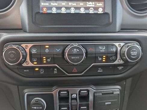 Used 2022 Jeep Gladiator Willys image 24