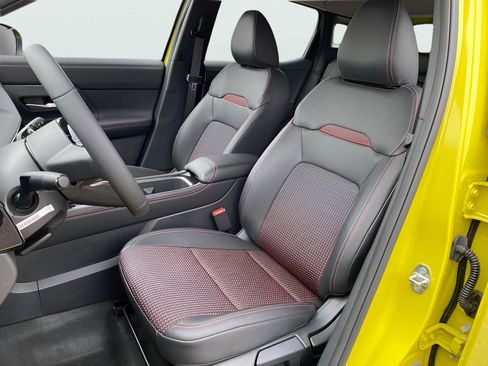 New 2026 Nissan Kicks SR FWD image 13