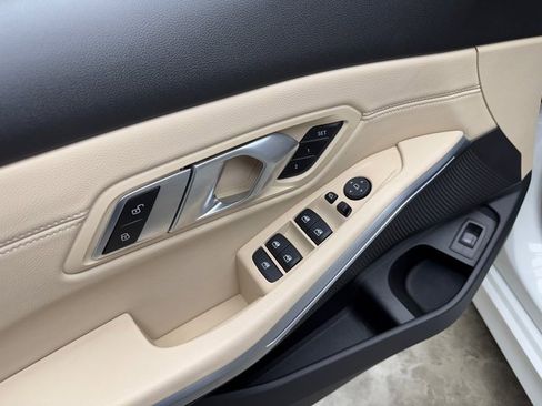 Used 2020 BMW 330i xDrive Sedan w/ Premium Package image 11