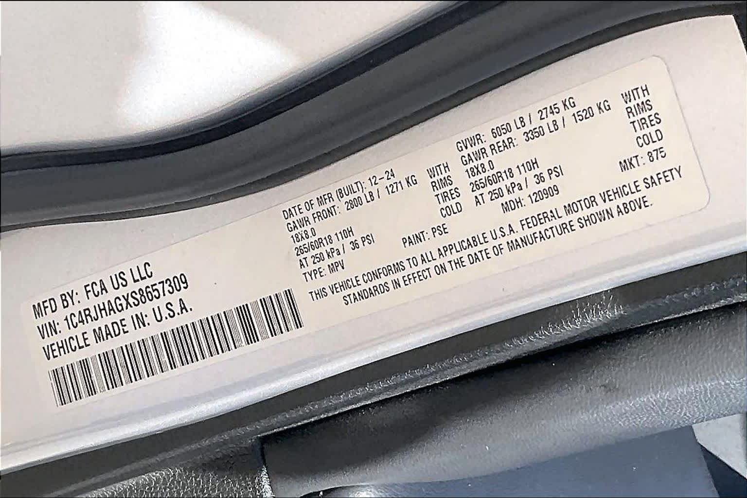 Used 2025 Jeep Grand Cherokee Altitude AWD/4WD image 34