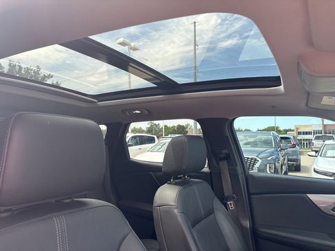 Used 2020 Chevrolet Blazer LT w/ Redline Edition AWD/4WD image 32