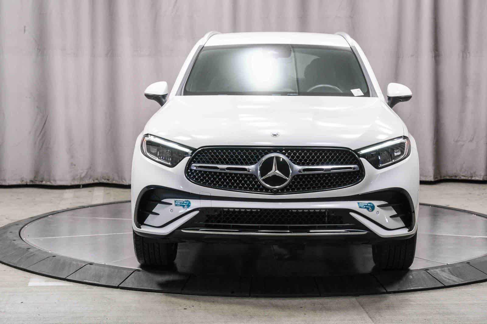Used 2025 Mercedes-Benz GLC 350e 4MATIC image 6