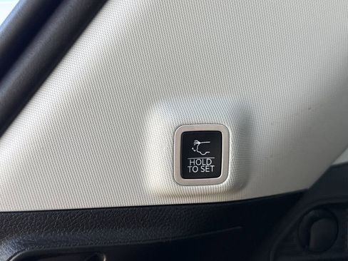 Used 2023 Jeep Grand Cherokee Laredo w/ Luxury Tech Group I image 14