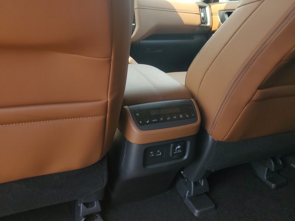 Used 2025 Nissan Pathfinder Platinum w/ Cargo Package FWD image 19