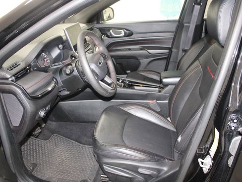 Used 2024 Jeep Compass Trailhawk image 19