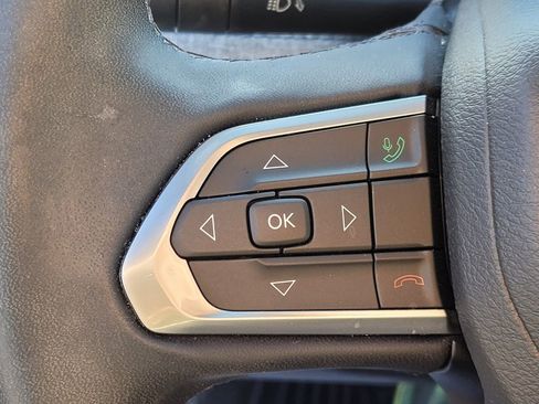 Used 2023 Jeep Compass Latitude w/ Sun and Sound Group AWD/4WD image 25
