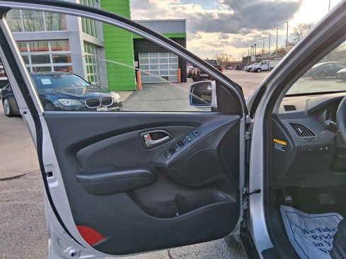 Used 2011 Hyundai Tucson GLS FWD image 13