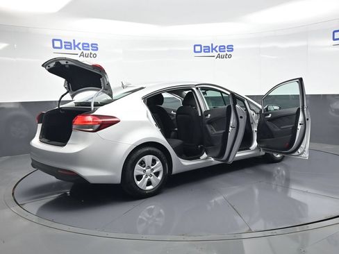 Used 2017 Kia Forte LX FWD image 49