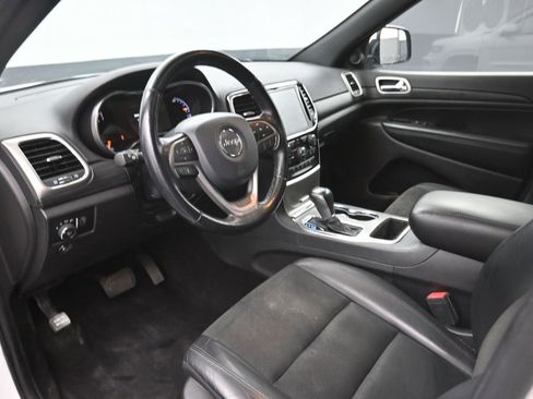 Used 2020 Jeep Grand Cherokee Altitude image 19