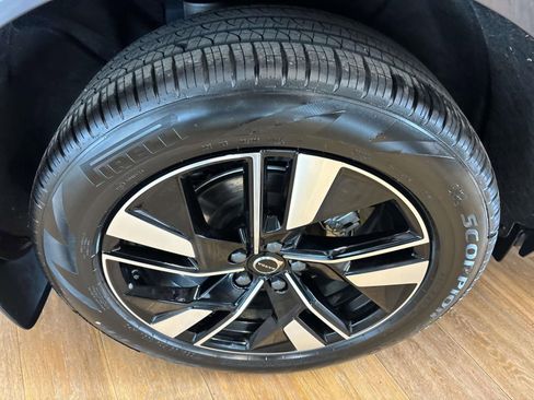 Used 2026 Volvo XC60 B5 Core w/ Protection Package Premier image 10