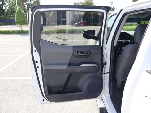 Used 2022 Toyota Tacoma SR5 w/ Technology Package RWD image 21