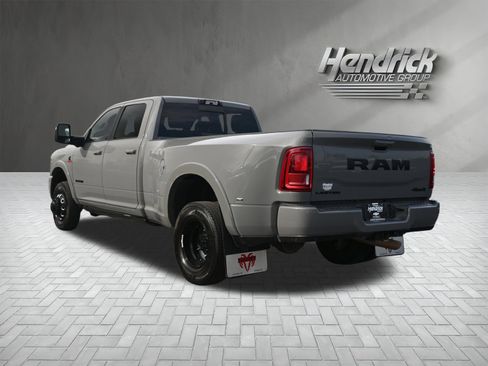 Used 2025 RAM 3500 Limited AWD/4WD image 8