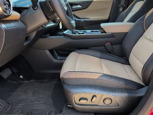 New 2026 Chevrolet Equinox ACTIV w/ Convenience Package III FWD image 12