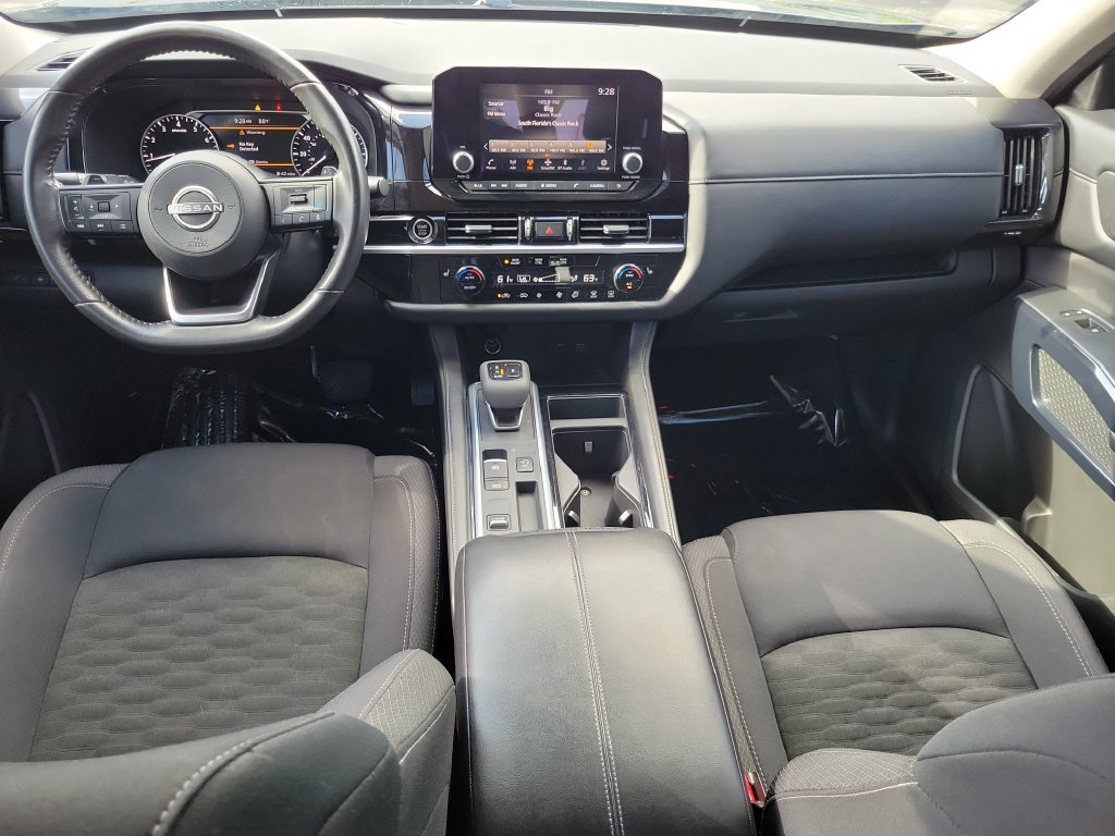 Used 2024 Nissan Pathfinder SV FWD image 18