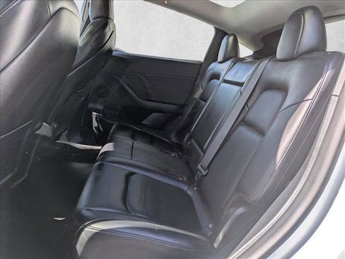 Used 2021 Tesla Model Y Long Range image 20