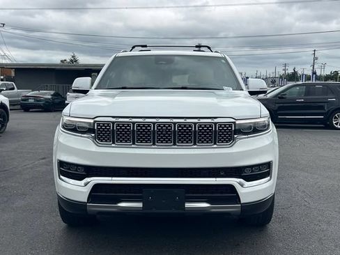 Used 2022 Jeep Grand Wagoneer Series III w/ Flexible Seating Group AWD/4WD image 4