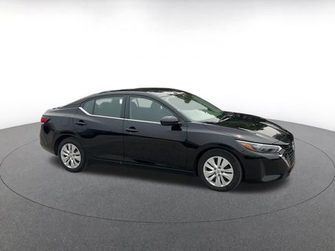 Used 2025 Nissan Sentra S FWD image 2