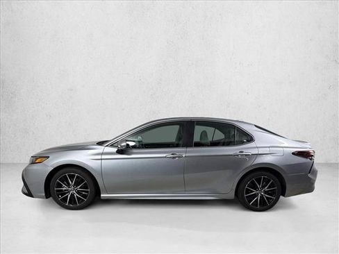 Used 2024 Toyota Camry SE w/ Convenience Package FWD image 6
