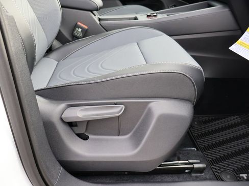 New 2026 Volkswagen Tiguan SE image 14