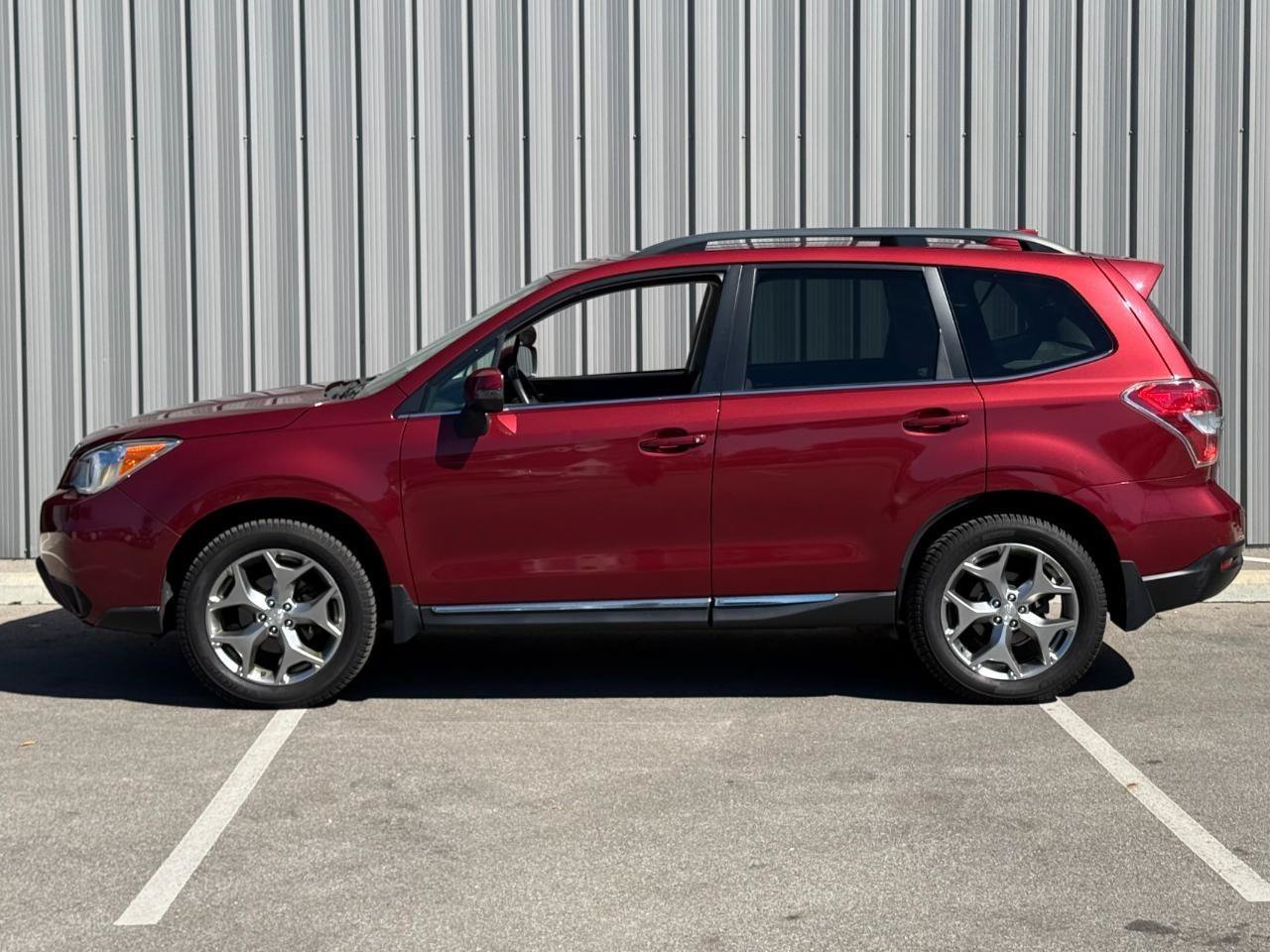 Used 2016 Subaru Forester 2.5i Touring AWD/4WD image 8