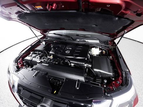 Used 2024 Nissan Armada Platinum w/ Captain's Chairs Package image 12