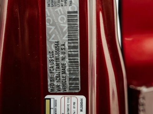 Used 2021 Jeep Gladiator Willys image 39