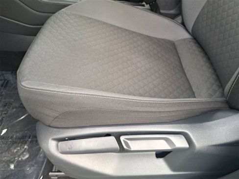 Used 2021 Volkswagen Tiguan S image 31