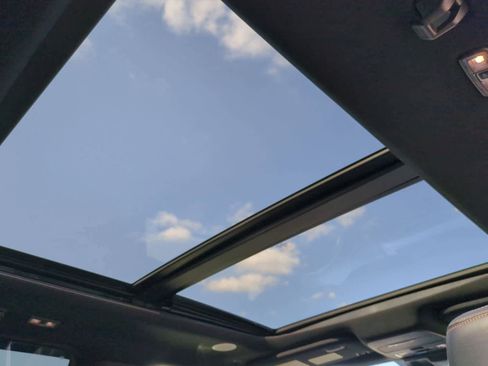 Used 2021 Ford F150 Platinum w/ FX4 Off-Road Package image 22