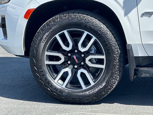Used 2024 GMC Yukon AT4 w/ Technology Package AWD/4WD image 26