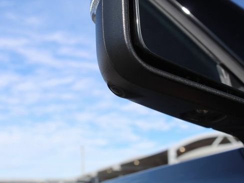 Used 2025 Ford Bronco Badlands image 13