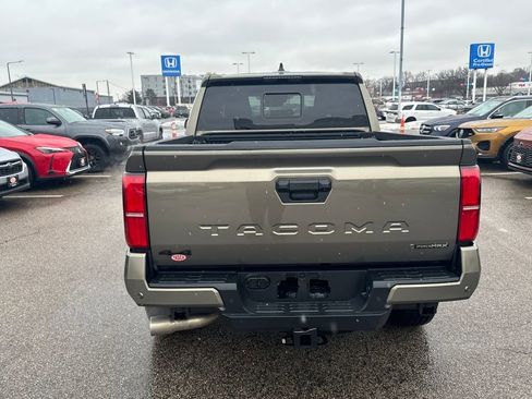 Used 2025 Toyota Tacoma TRD Off-Road image 6