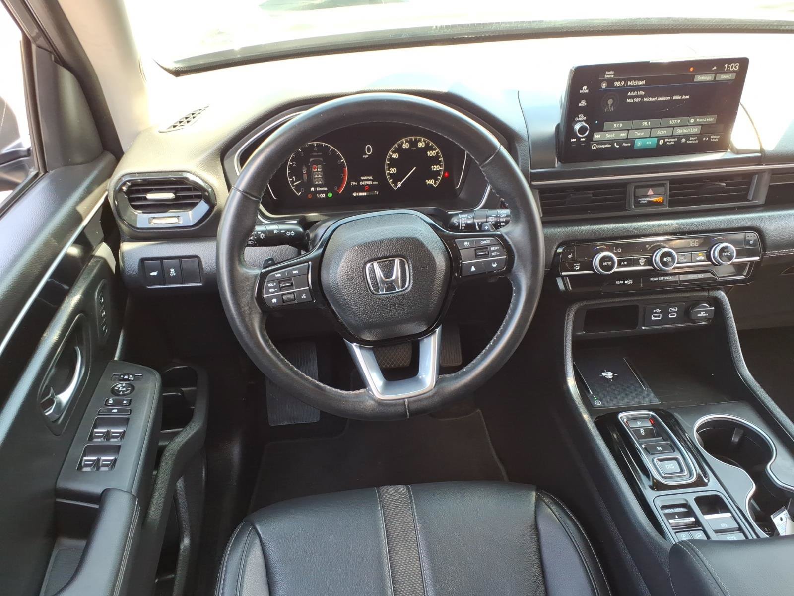 Certified 2024 Honda Pilot Touring image 9