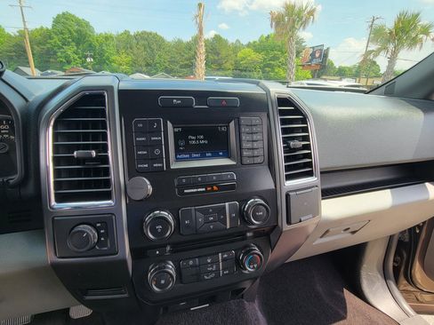 Used 2016 Ford F150 XLT AWD/4WD image 38