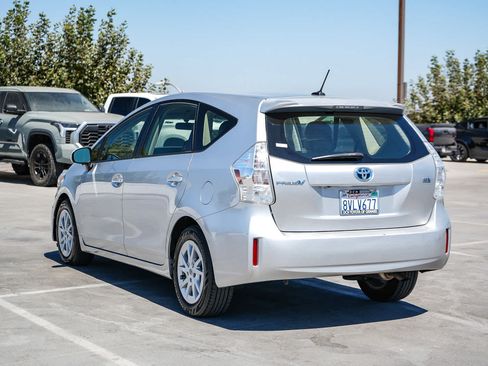 Used 2013 Toyota Prius V Three FWD image 9
