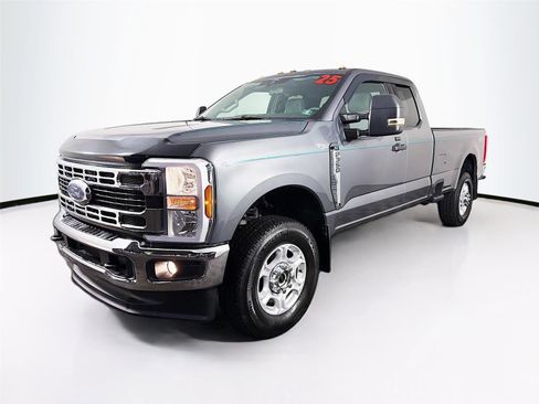 Used 2025 Ford F350 XLT w/ FX4 Off-Road Package AWD/4WD image 3