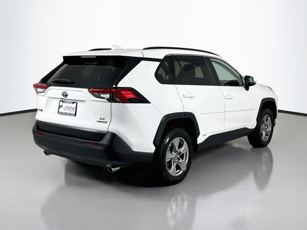 Used 2024 Toyota RAV4 LE AWD/4WD image 6