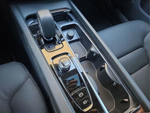 New 2026 Volvo V60 B5 Cross Country Plus w/ Protection Package Premier image 29