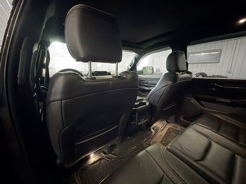 Used 2022 RAM 1500 Limited w/ Body-Colour Bumper Group AWD/4WD image 9