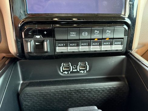 Used 2023 RAM 2500 Laramie AWD/4WD image 17