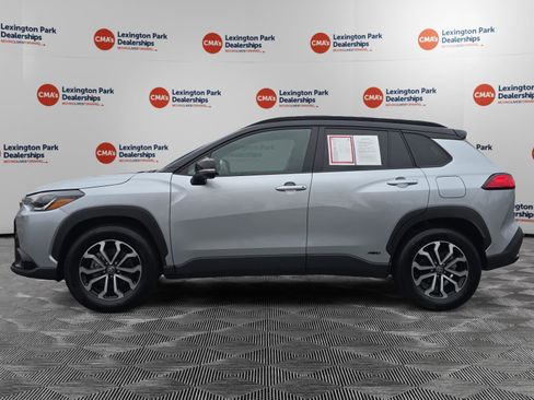 Used 2024 Toyota Corolla Cross SE w/ Moonroof Package image 4