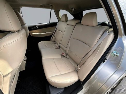 Used 2019 Subaru Outback 2.5i Limited AWD/4WD image 21