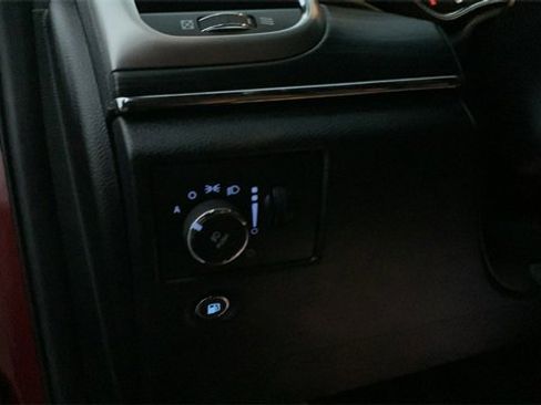 Used 2021 Jeep Grand Cherokee Limited image 11