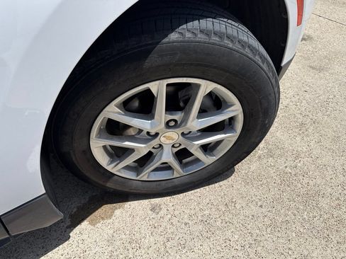 Used 2024 Chevrolet Equinox LS FWD image 16