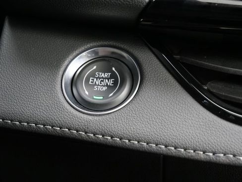 Used 2025 Buick Enclave Avenir image 31