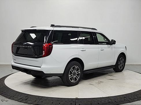Used 2025 Ford Expedition Active AWD/4WD image 7