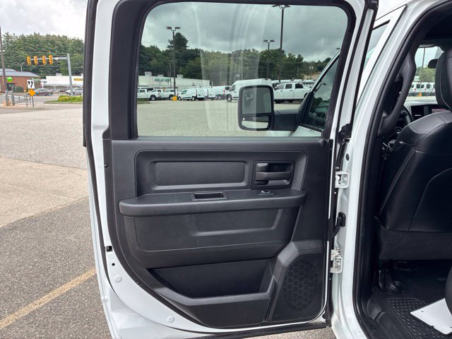 Used 2024 RAM 2500 Tradesman w/ Chrome Appearance Group AWD/4WD image 9