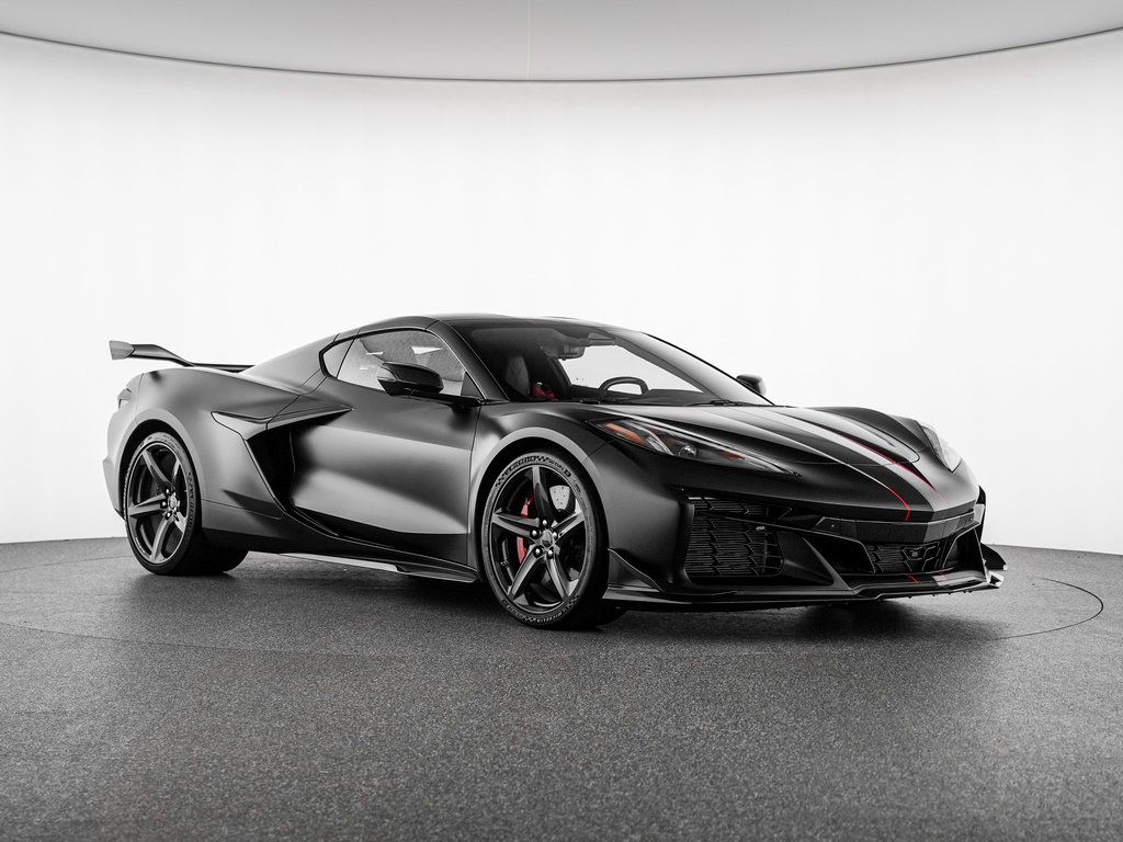 Used 2024 Chevrolet Corvette Z06 w/ Z07 Performance Package RWD image 8