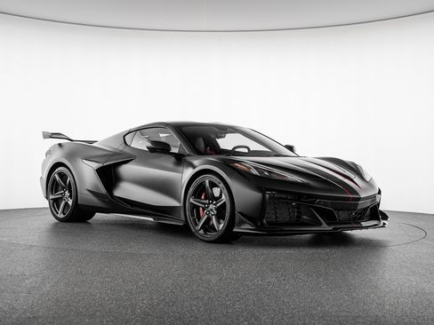 Used 2024 Chevrolet Corvette Z06 w/ Z07 Performance Package RWD image 8