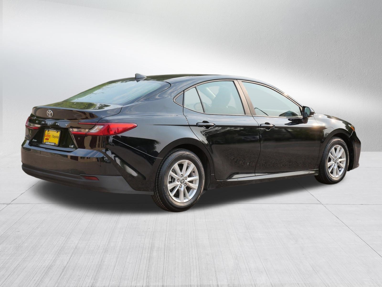 Certified 2025 Toyota Camry LE FWD image 7