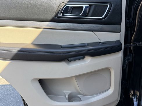 Used 2019 Ford Explorer XLT w/ Equipment Group 202A image 13